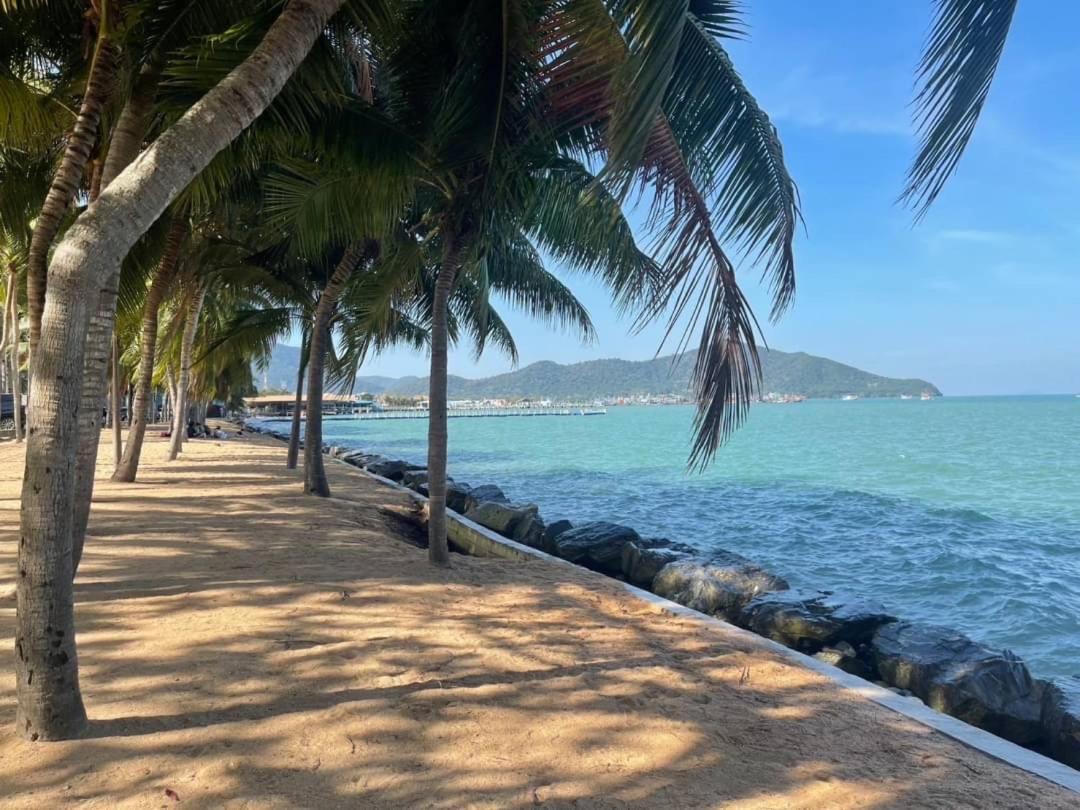 Appartamento Deamber Bangsare Pattaya Bang Sare Esterno foto